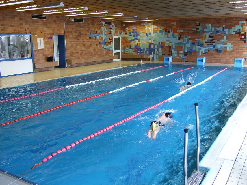 schwimmhalle